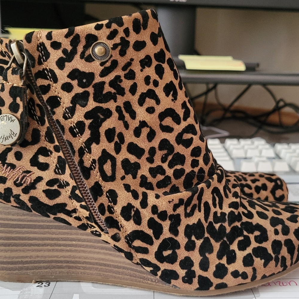 Blowfish wedge shoes size 6.5